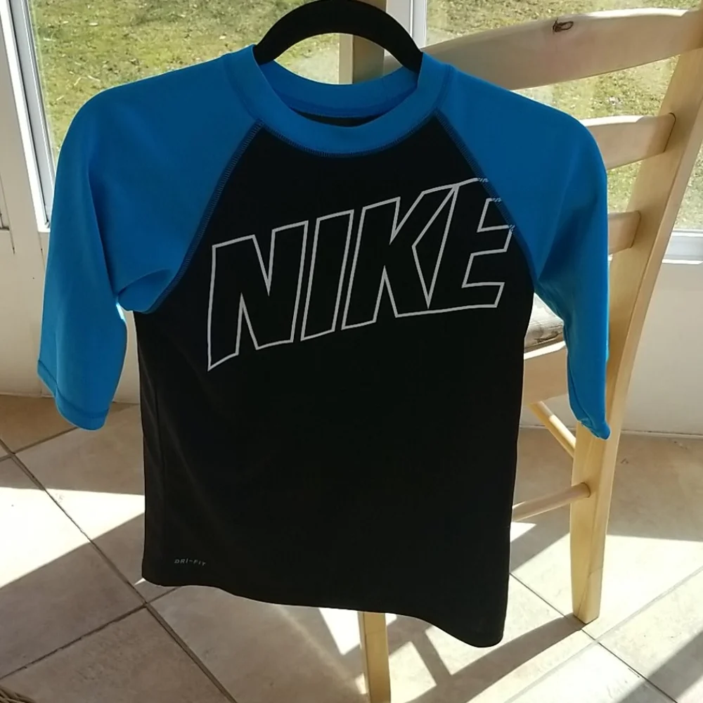 Nike black and teal rashguard size large